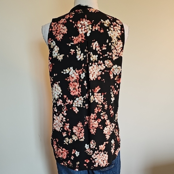 WHBM Floral Sleeveless Women's Top - Black and Pink - Picture 4 of 6